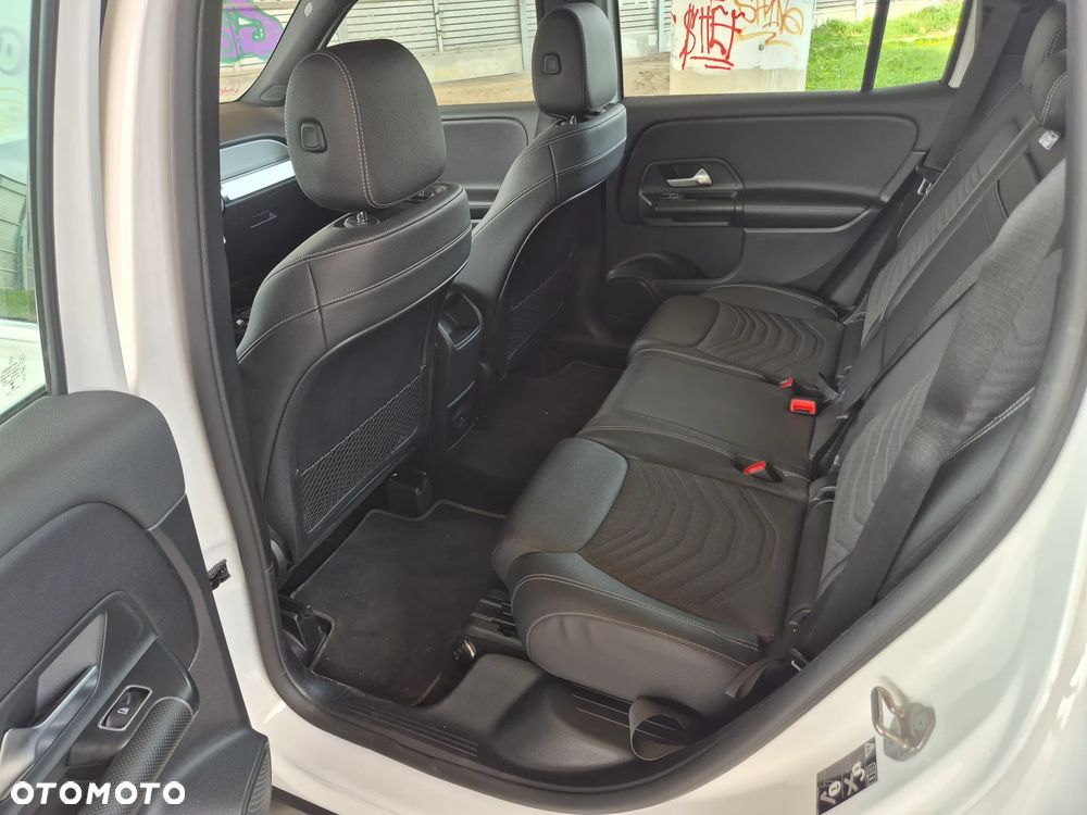 Mercedes-Benz GLB 200 7G-DCT - 23