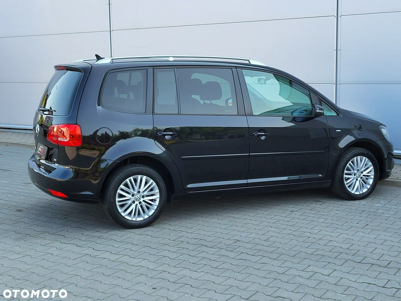 Volkswagen Touran - 16