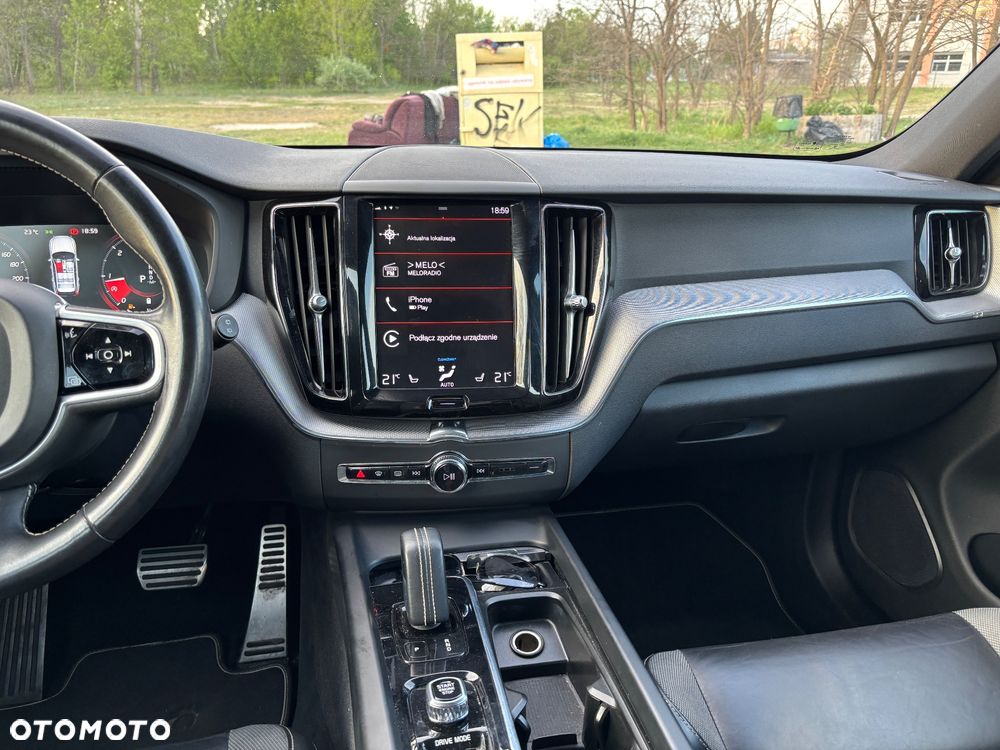 Volvo XC 60 B4 D AWD R-Design - 18