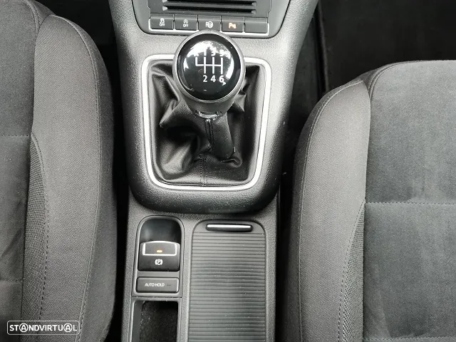 VW Tiguan 2.0 TDi Sport BlueMotion - 17