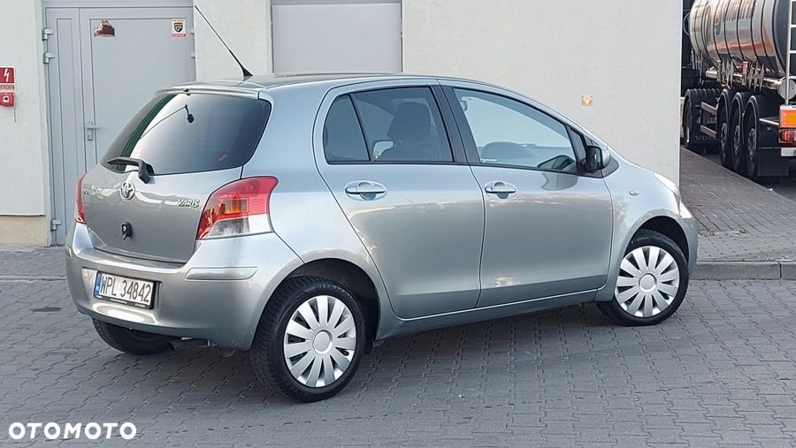 Toyota Yaris 1.33 VVT-i Cool - 11