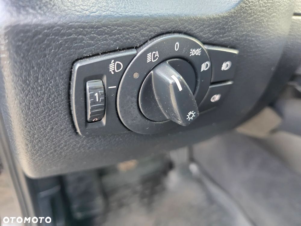 BMW X1 sDrive18d Sport Line - 31