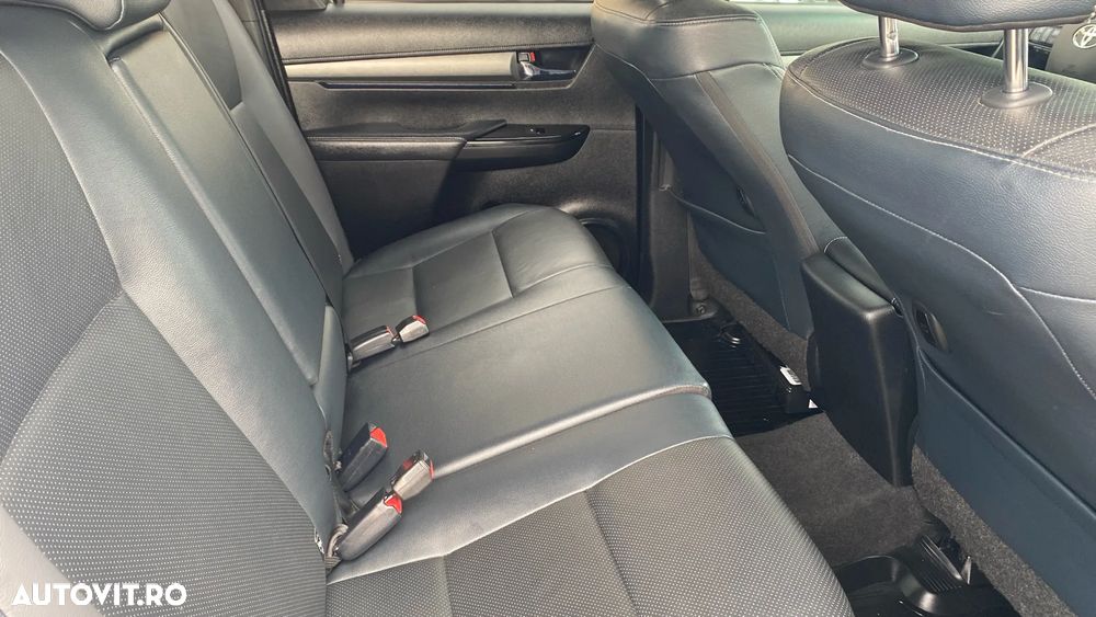 Toyota Hilux 2.8D 204CP 4x4 Double Cab AT Invincible - 7