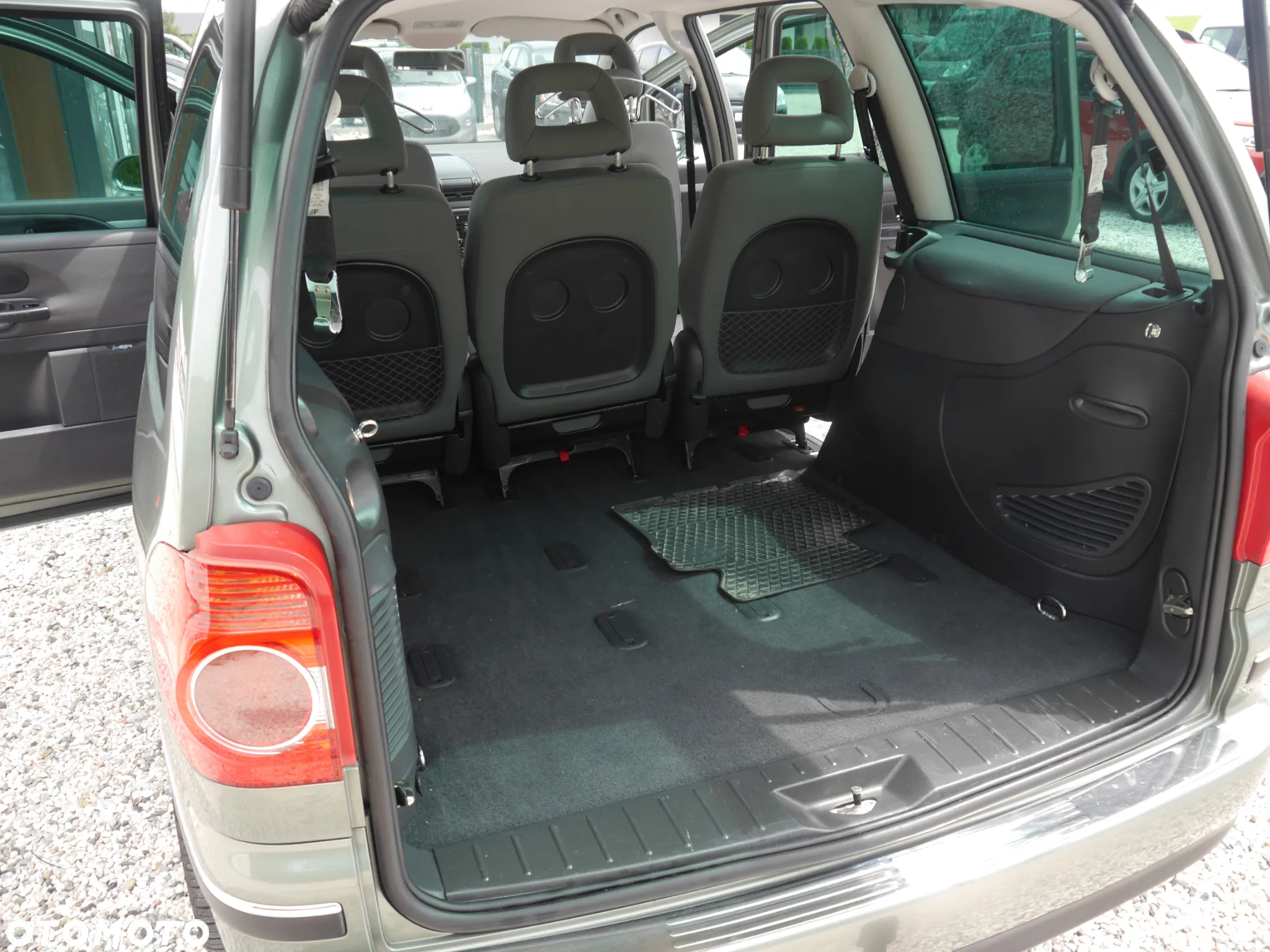 Volkswagen Sharan 2.0 Goal - 25