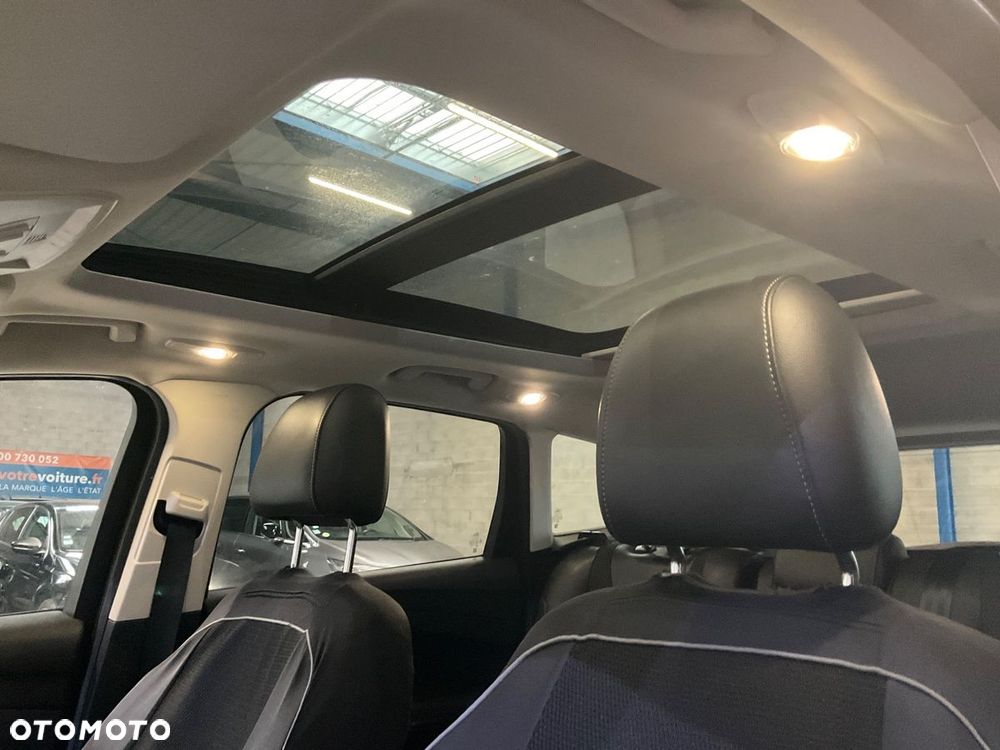 Ford Kuga 2.0 TDCi 2x4 Titanium - 3