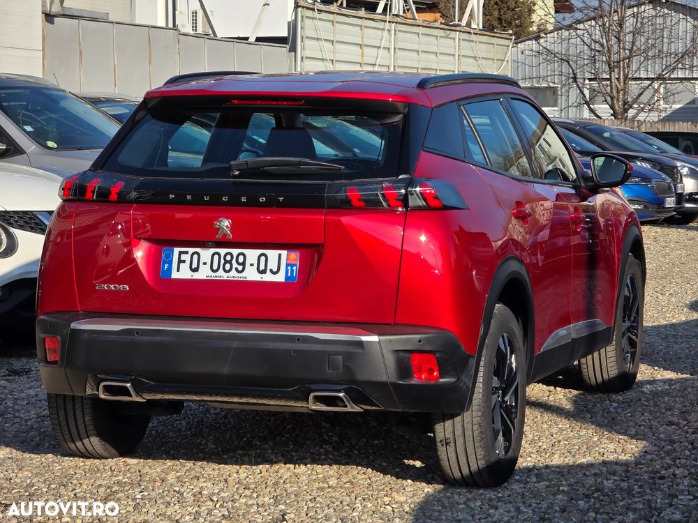 Peugeot 2008 PureTech 130 EAT8 GT Pack - 12