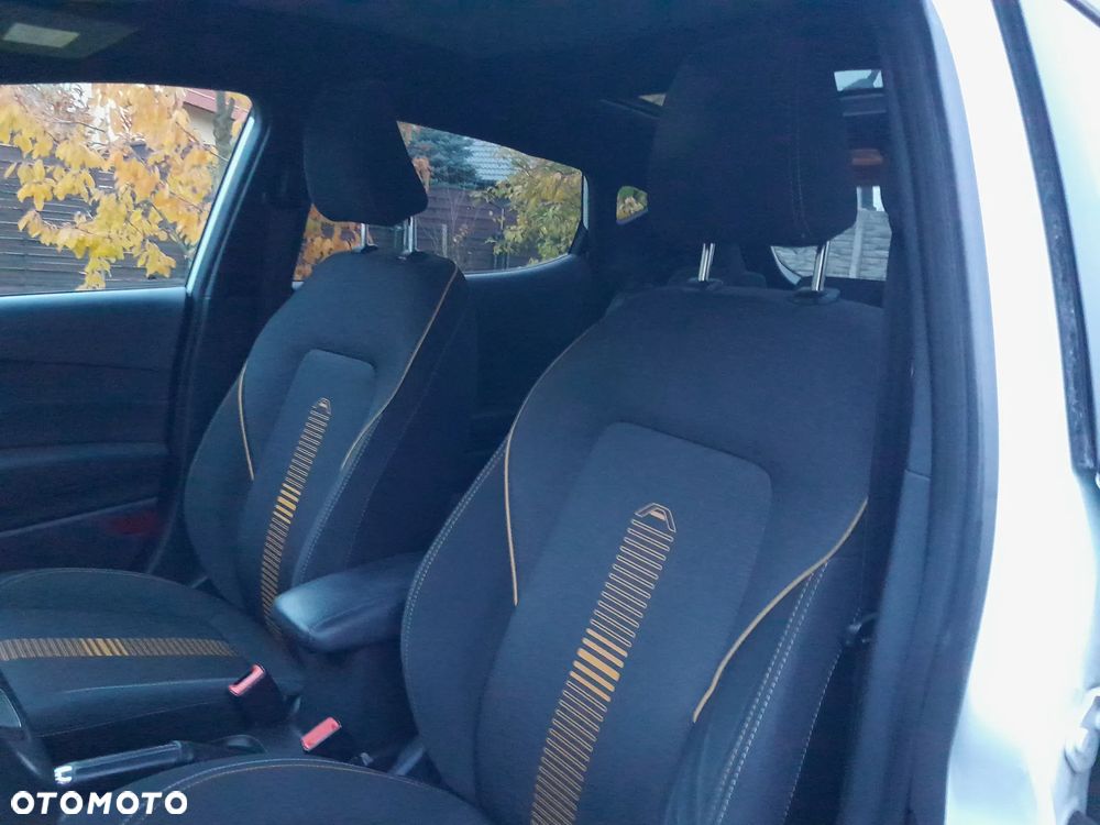 Ford Fiesta 1.0 EcoBoost S&S ACTIVE COLOURLINE - 17