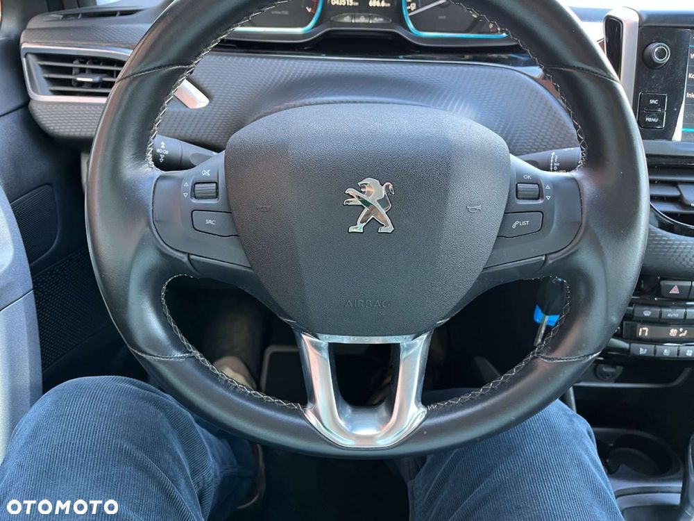 Peugeot 2008 1.2 Pure Tech GPF Allure S&S EAT6 - 19