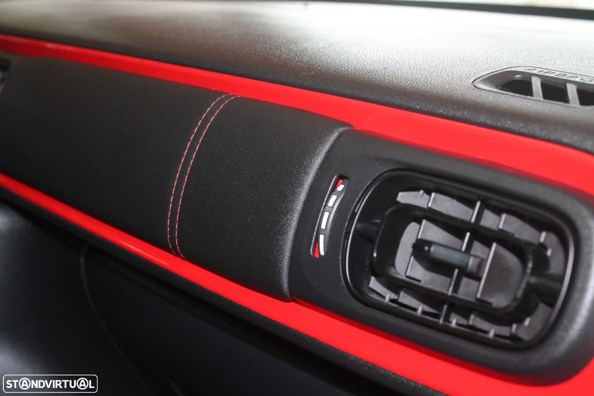 Citroën C3 1.2 PureTech Shine - 21