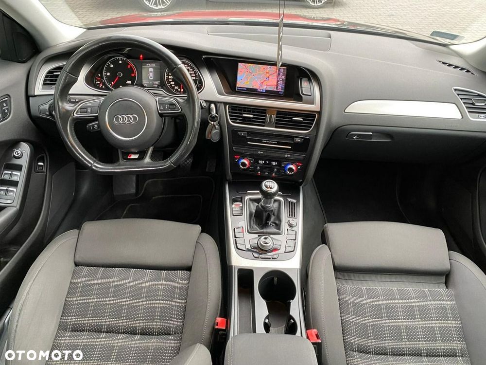 Audi A4 Limousine - 12