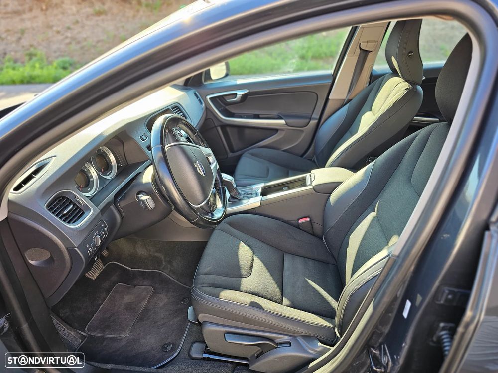 Volvo S60 1.6 D2 Drive Momentum Powershift Start/Stop - 8
