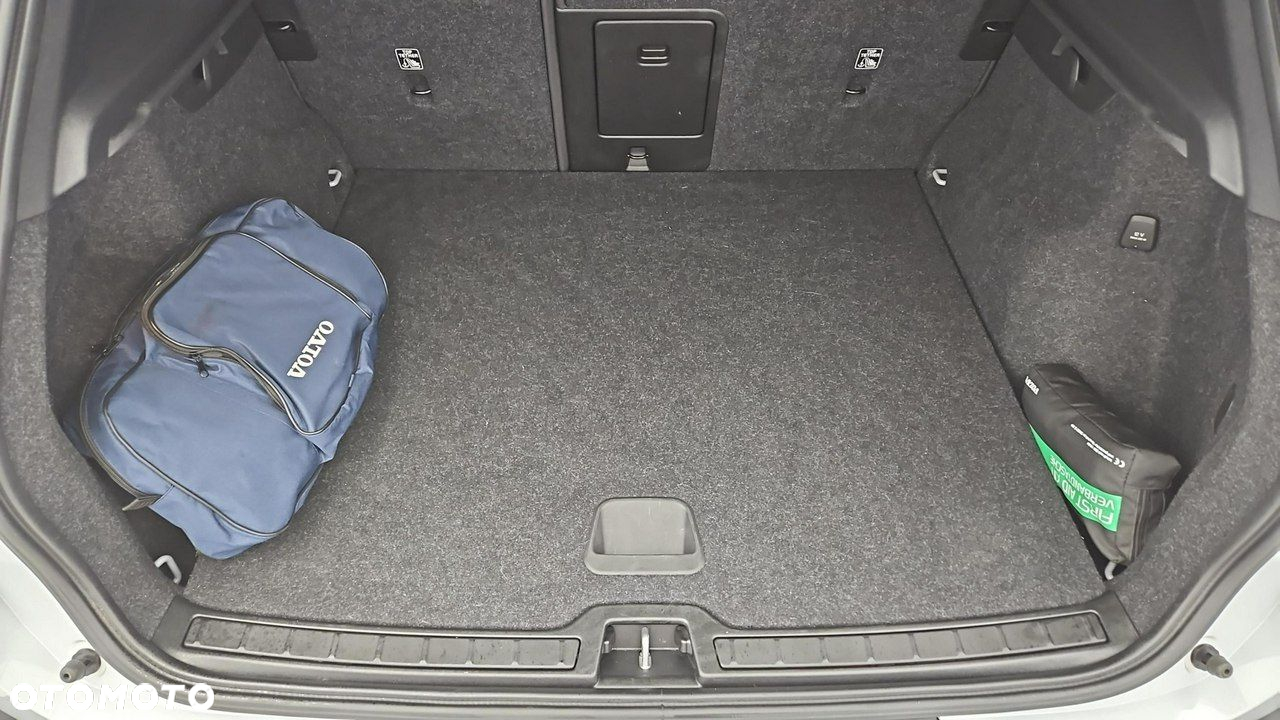 Volvo XC 40 - 24