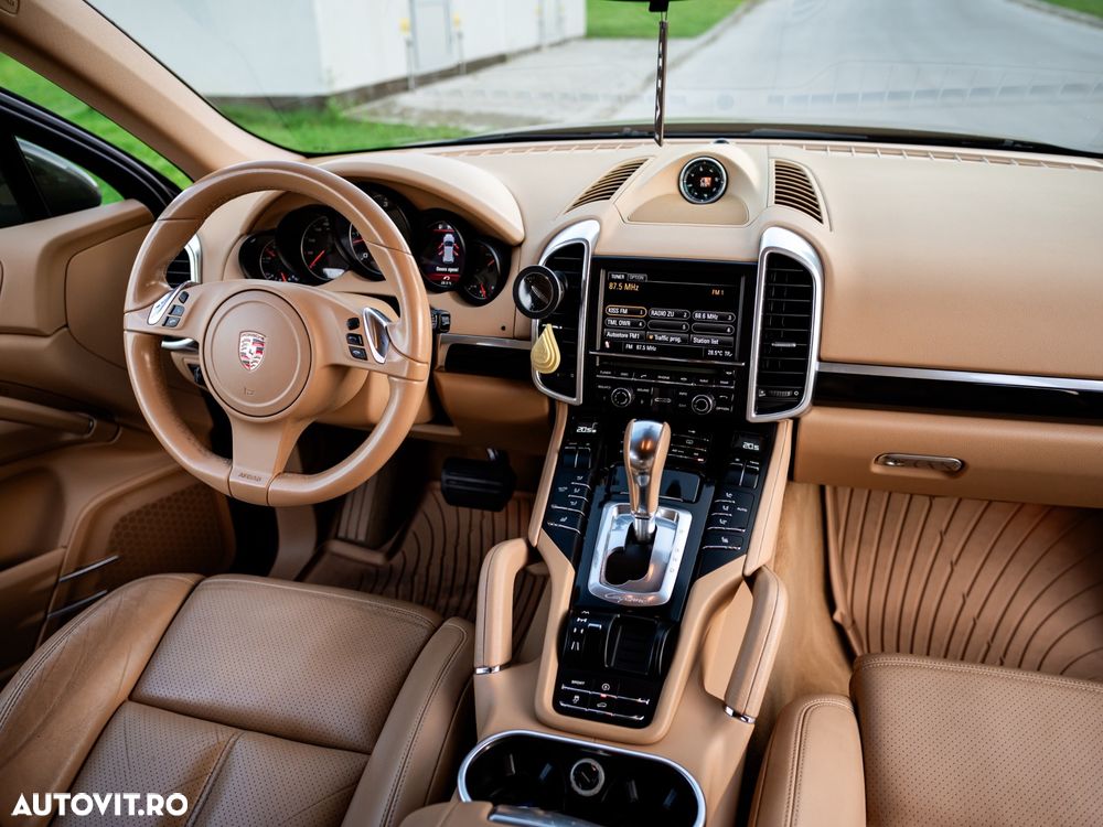 Porsche Cayenne 3.0 L V6 - 1