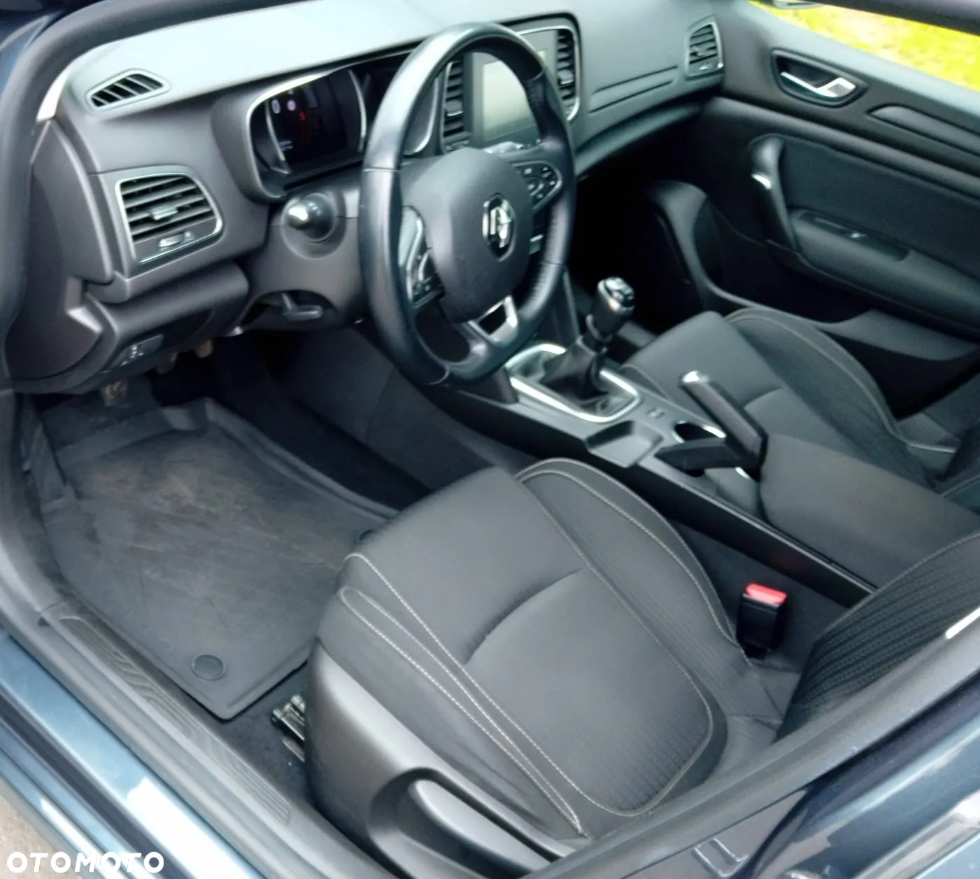 Renault Megane 1.5 Blue dCi Limited - 10