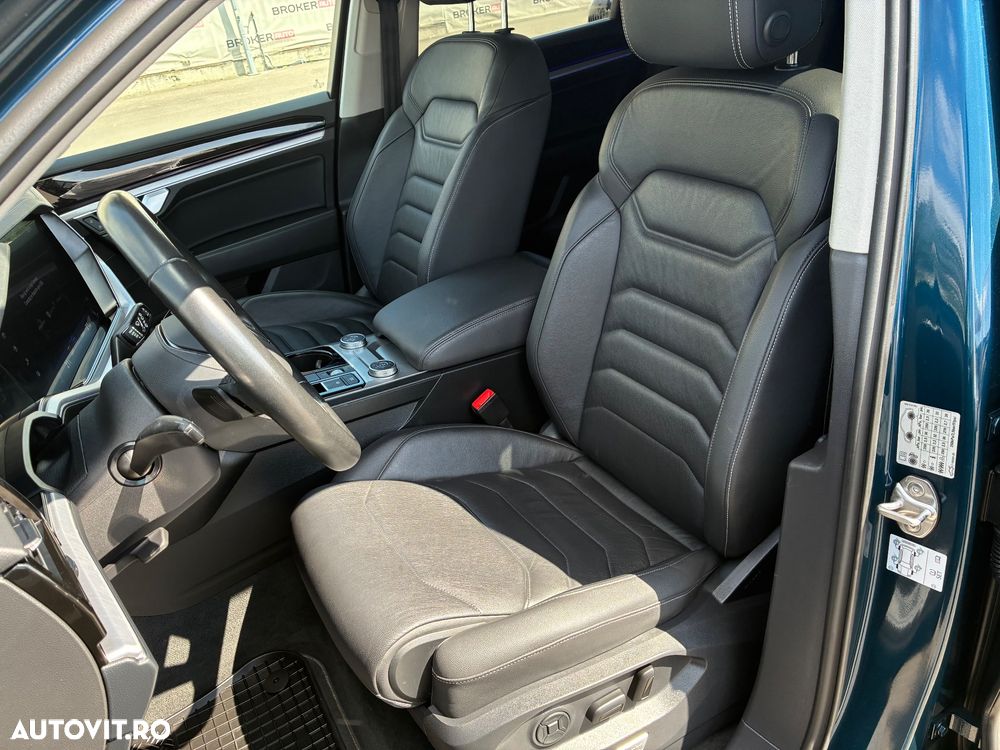 Volkswagen Touareg V6 TDI 4MOTION Elegance - 24