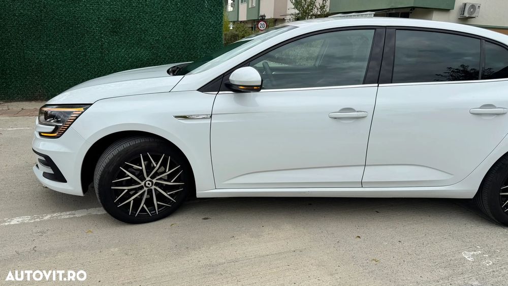 Renault Megane TCe 140 GPF EDC Techno - 9