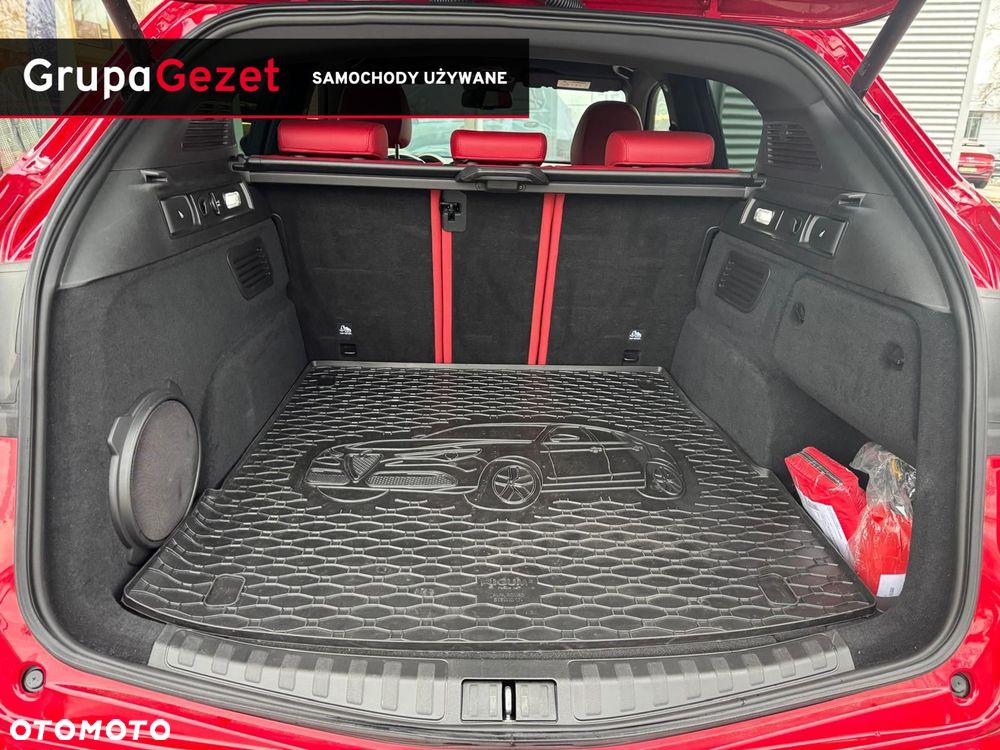 Alfa Romeo Stelvio - 13