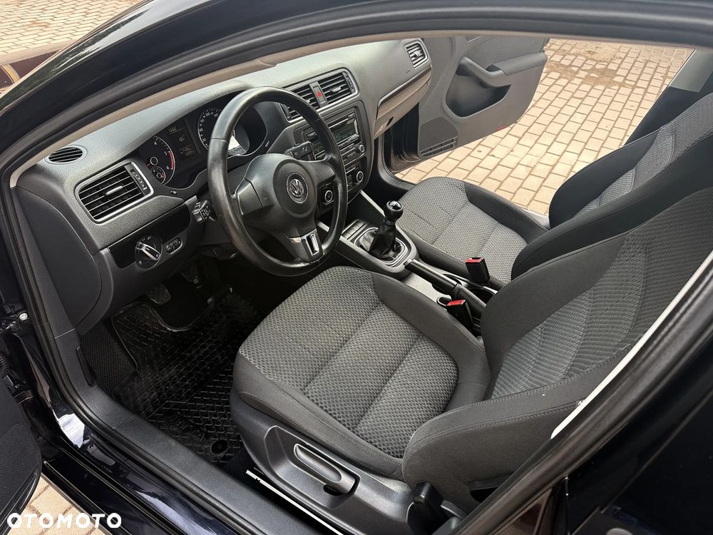 Volkswagen Jetta 1.6 TDI BMT Comfortline - 10