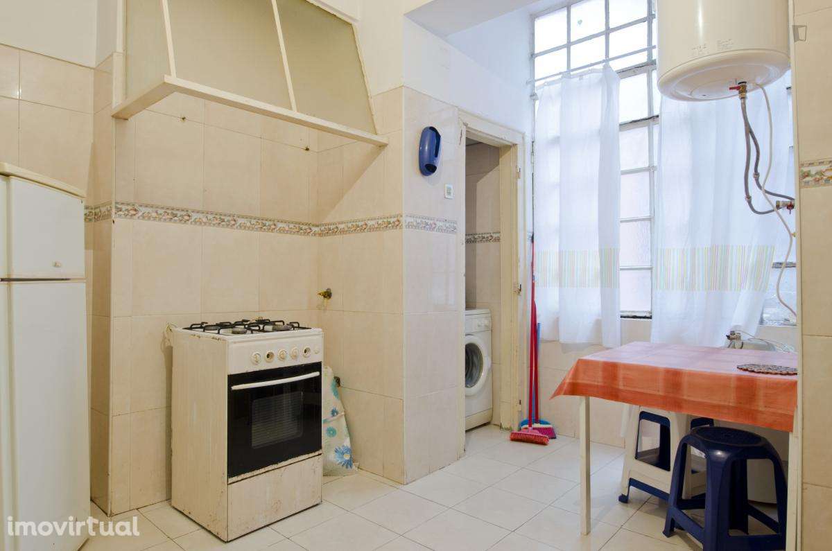 Quarto - localizado em Alameda Lisbon - Grande imagem: 5/22