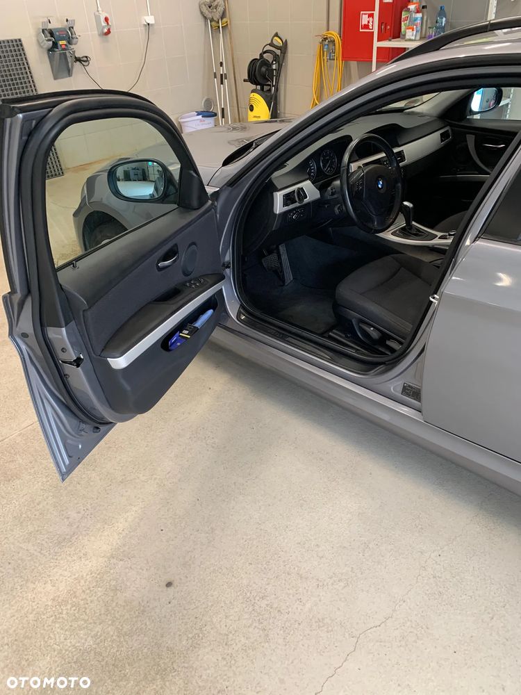 BMW Seria 3 318i - 17