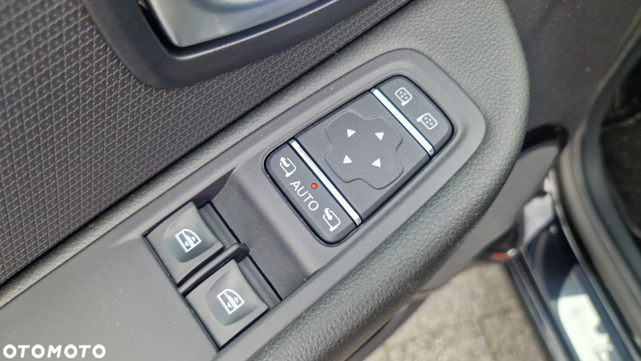 Renault Clio TCe 90 Limited - 19