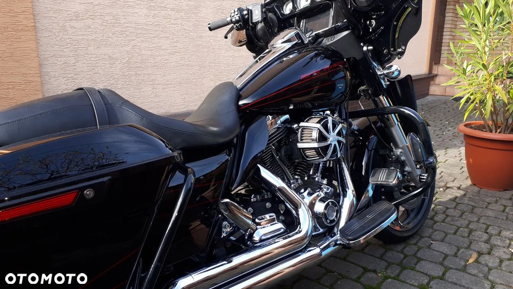 Harley-Davidson Touring Street Glide - 9