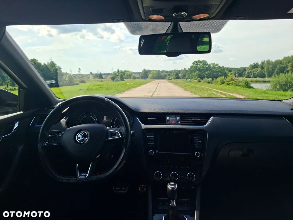 Skoda Octavia 2.0 TDI DSG RS - 17