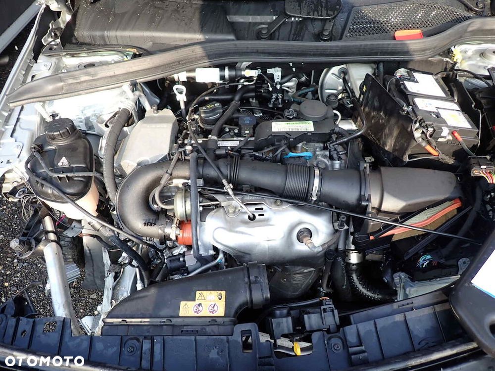 Mercedes-Benz GLA - 9