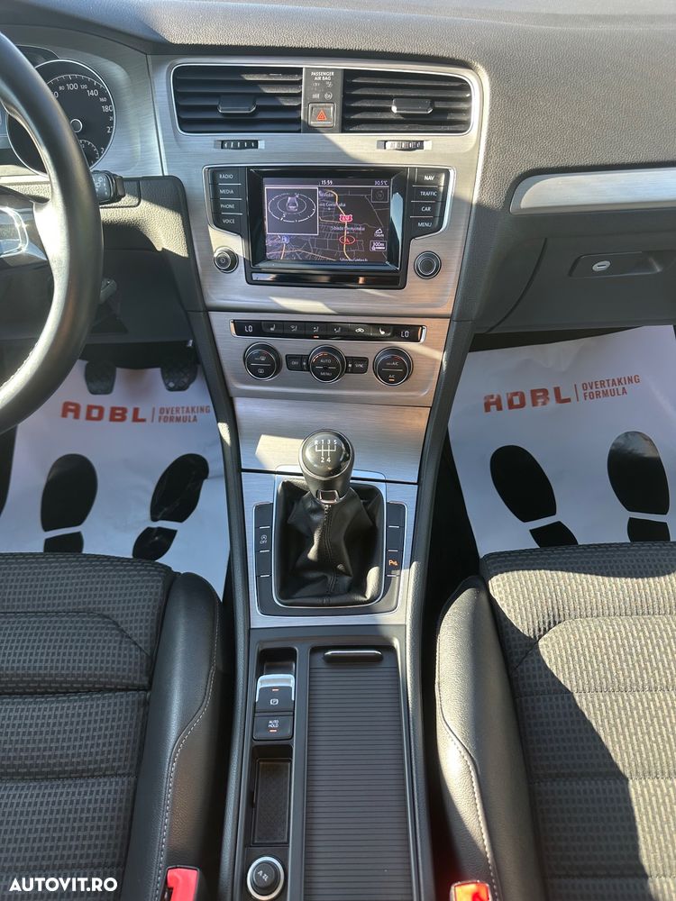 Volkswagen Golf 1.6 TDI BlueMotion Technology Trendline - 16