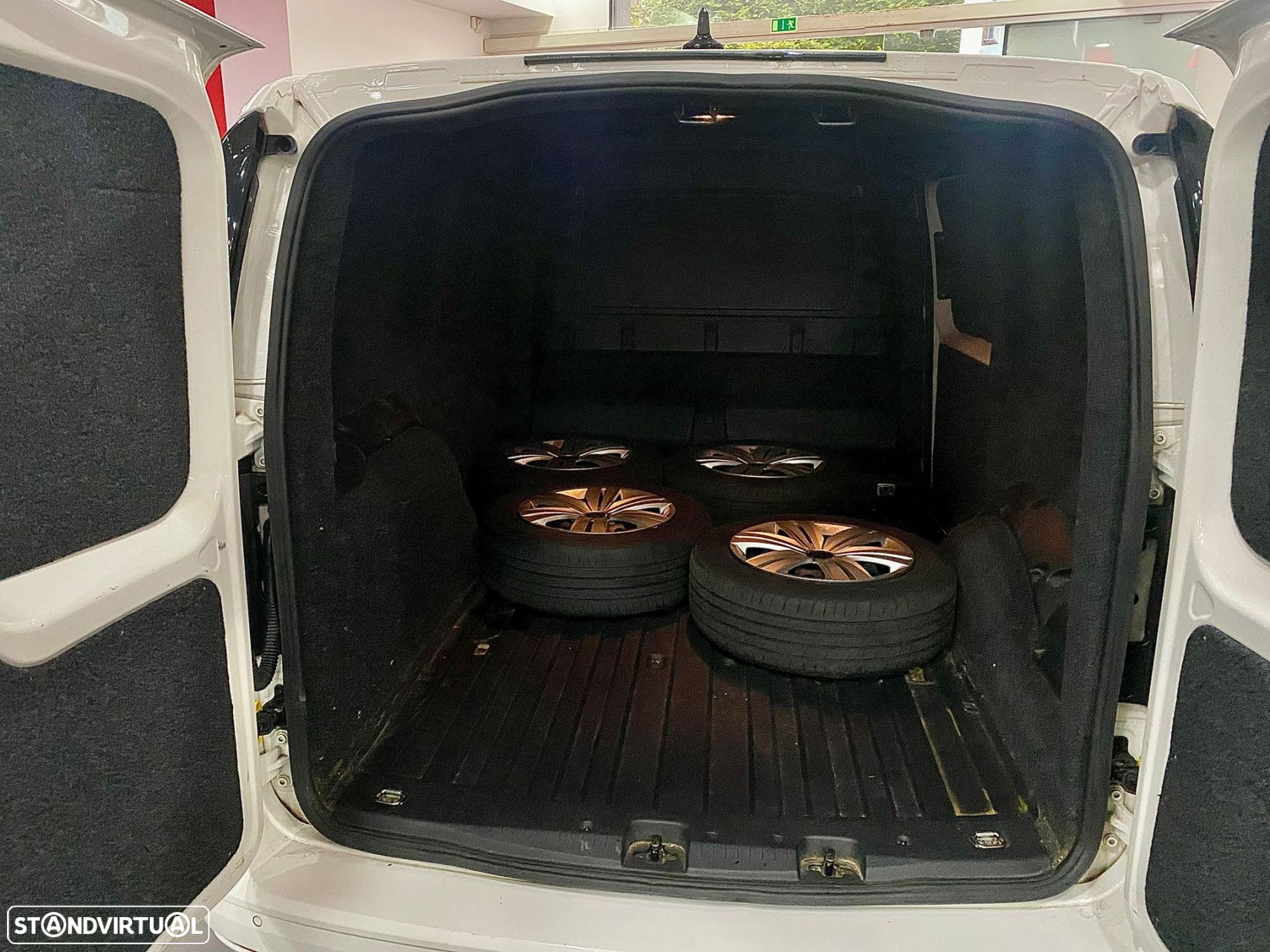 VW Caddy Maxi 2.0 TDI - 28