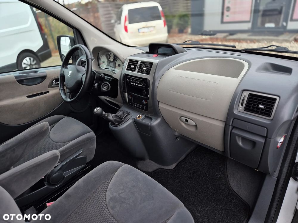 Peugeot Expert (8-Sitze) - 32