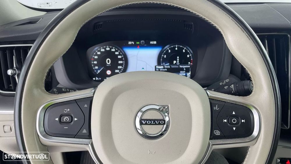 Volvo XC 60 2.0 B4 Momentum Plus - 16