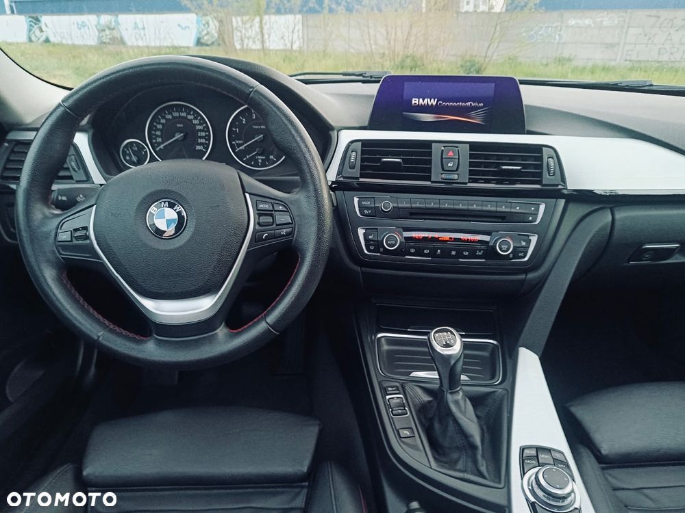 BMW Seria 3 320i xDrive Sport Line - 10
