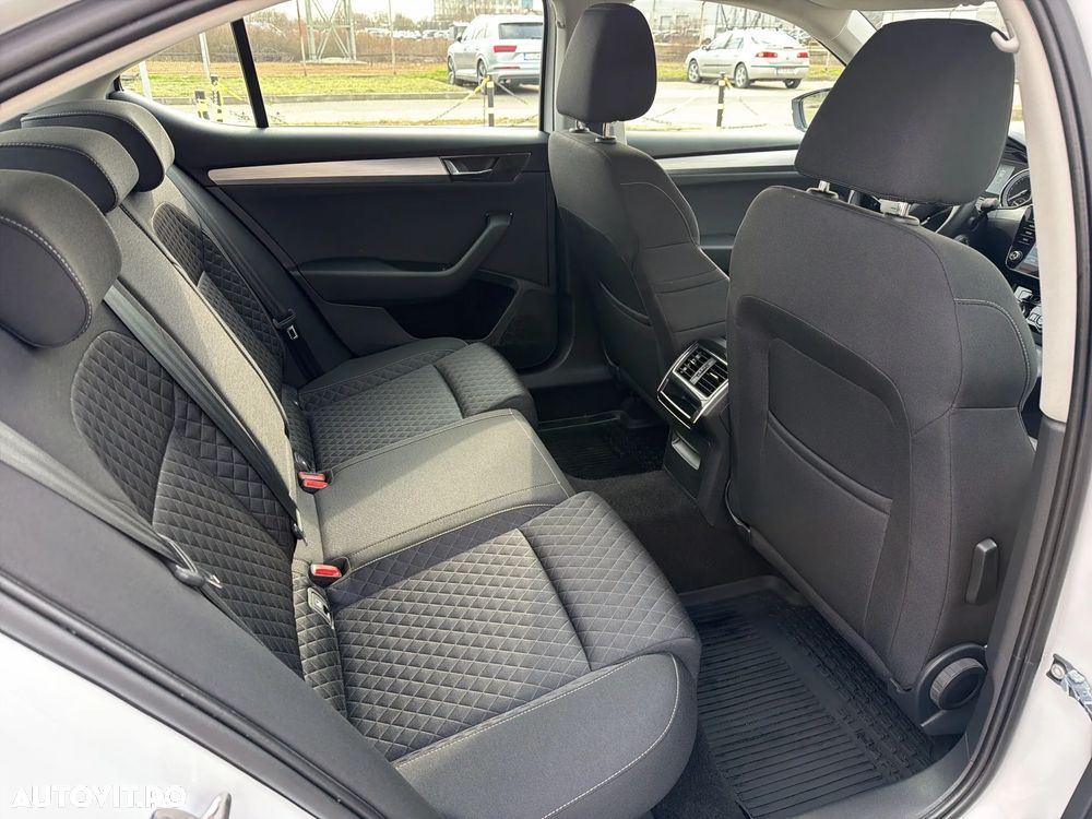 Skoda Superb 2.0 TDI DSG Style - 15