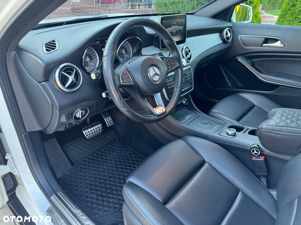 Mercedes-Benz GLA 220 d 7G-DCT Activity Edition - 11