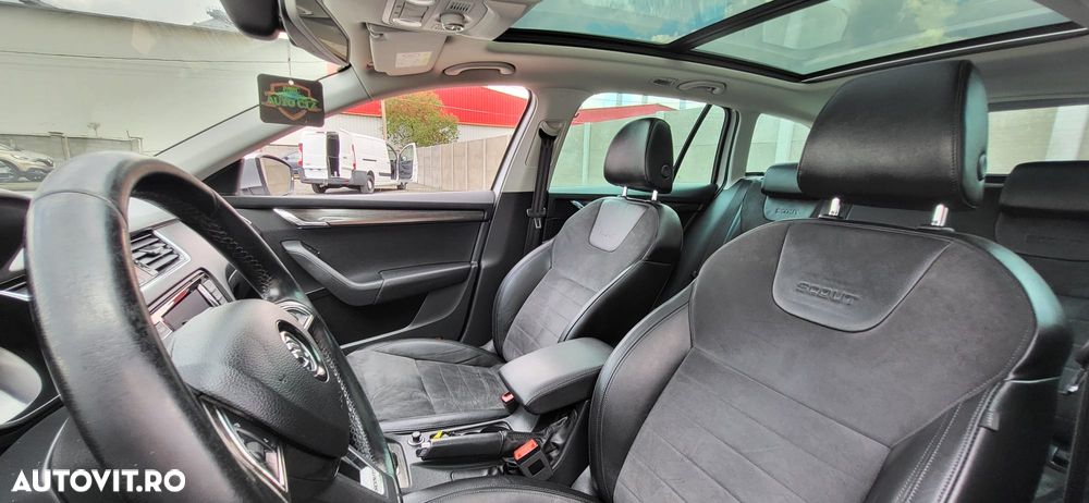Skoda Octavia 2.0 TDI 4x4 DSG Scout - 24