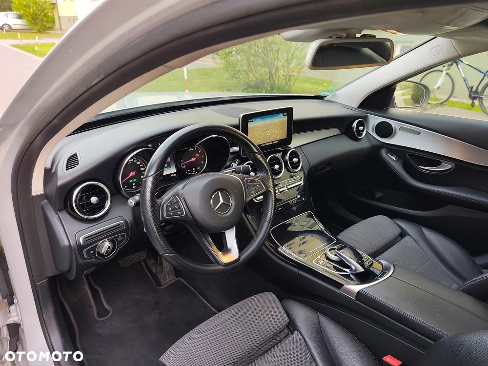 Mercedes-Benz Klasa C 200 7G-TRONIC Avantgarde - 24
