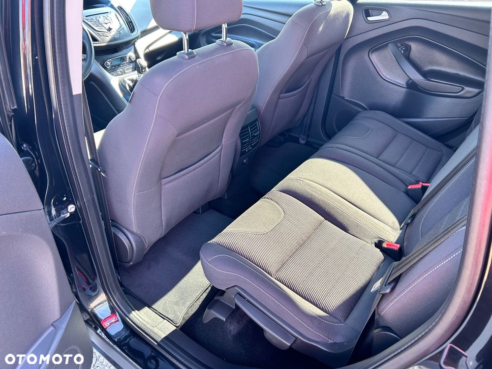 Ford Kuga 2.0 TDCi 2x4 Titanium - 21