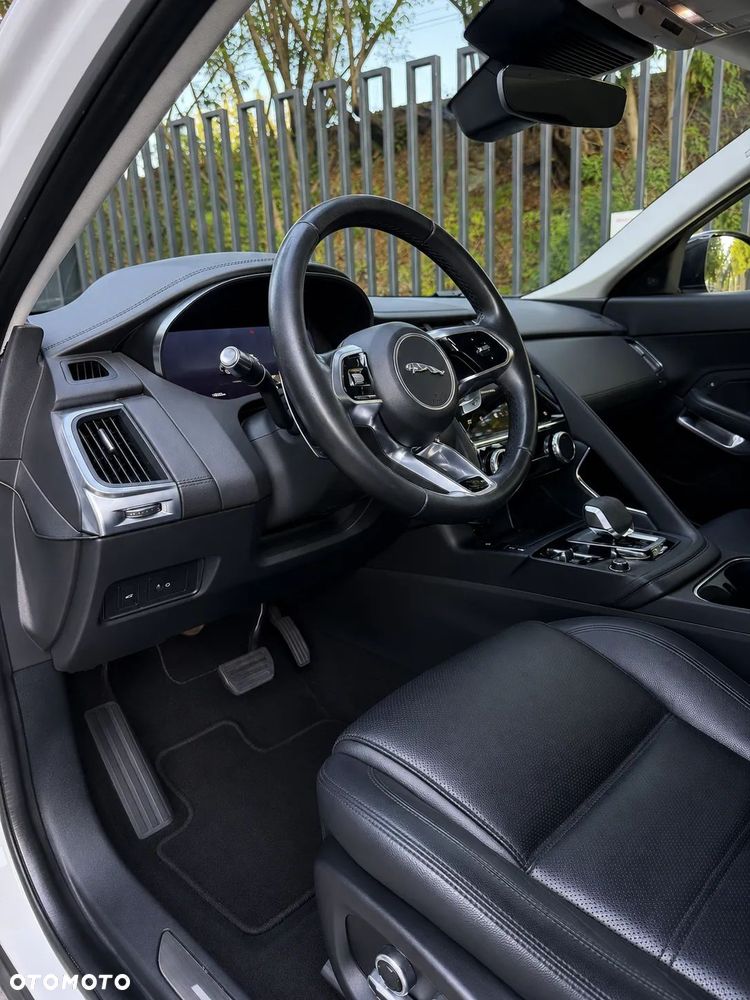 Jaguar E-Pace 1.5 P160 mHEV S - 9