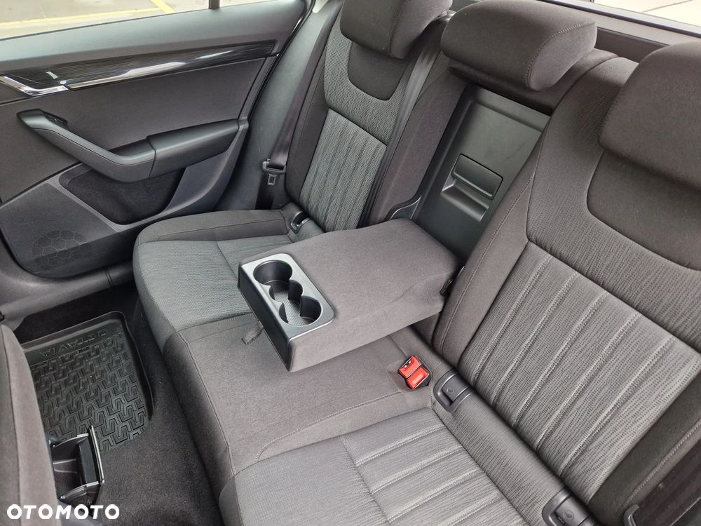 Skoda Octavia 2.0 TDI SCR Style DSG - 18