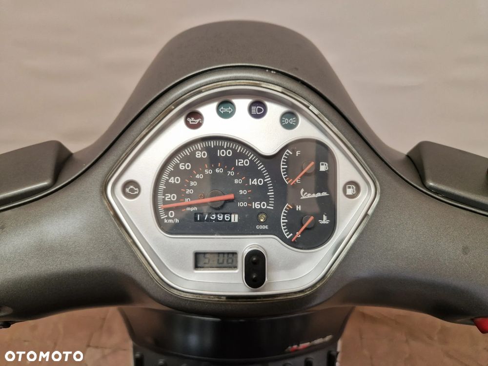 Piaggio Vespa - 7