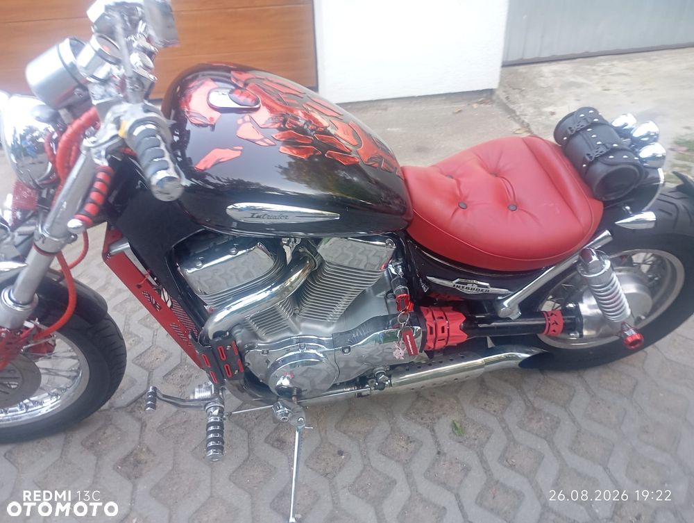 Suzuki Intruder - 15