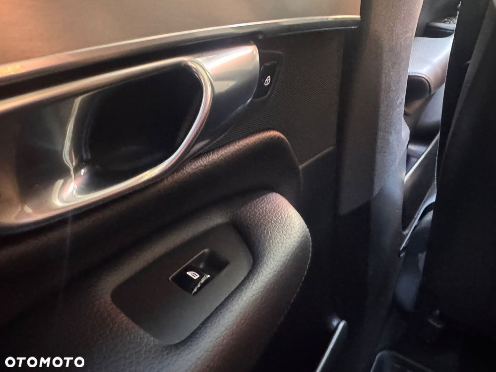 Volvo XC 90 T6 AWD Momentum 7os - 21