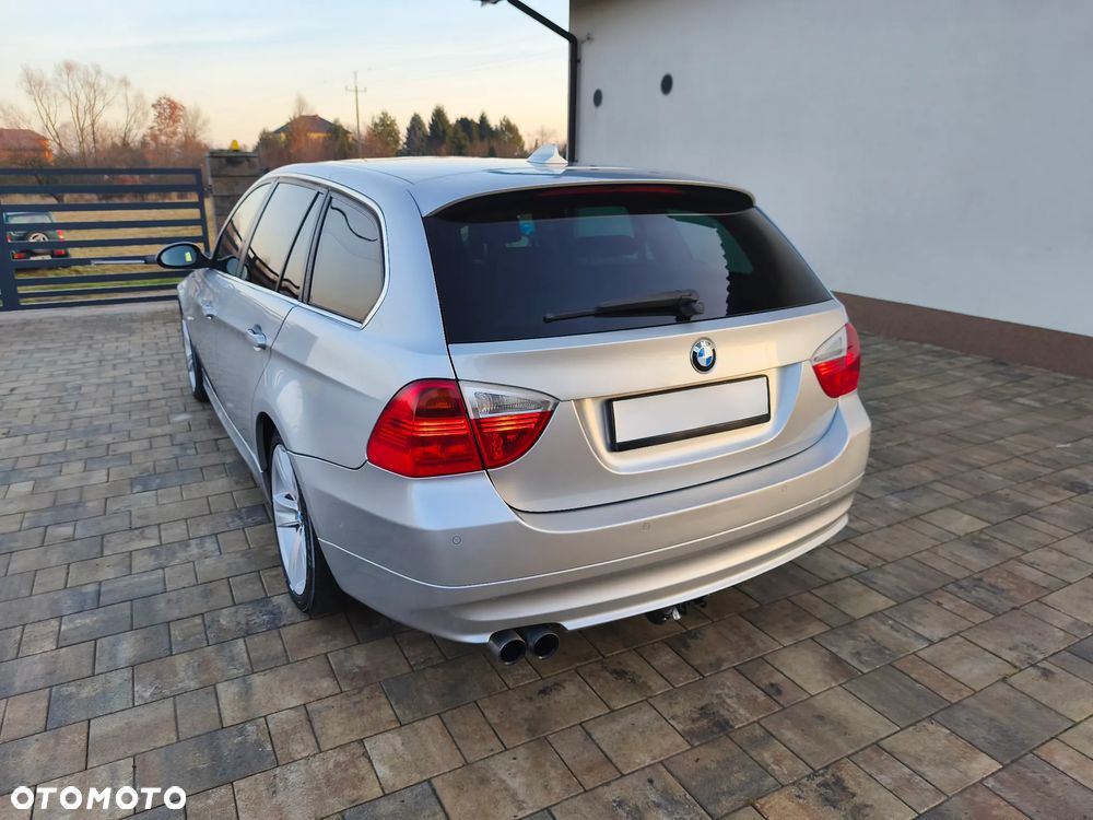 BMW Seria 3 330i - 6