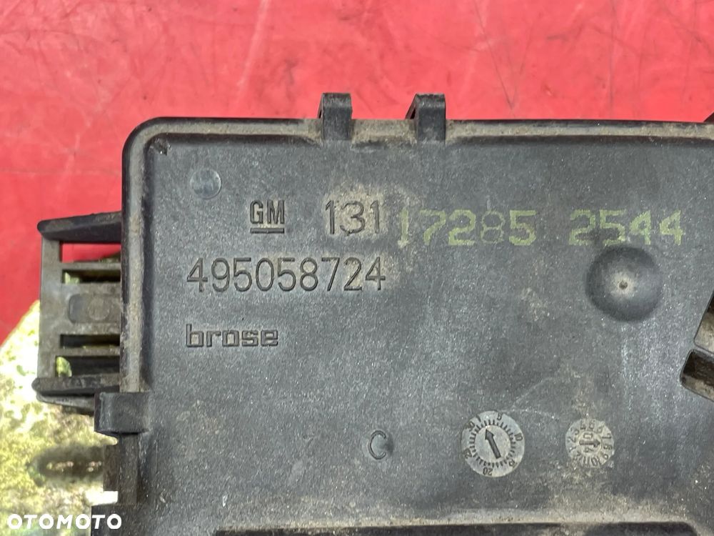 ZAMEK KLAPY BAGAŻNIKA OPEL ASTRA H III 13117285 - 4