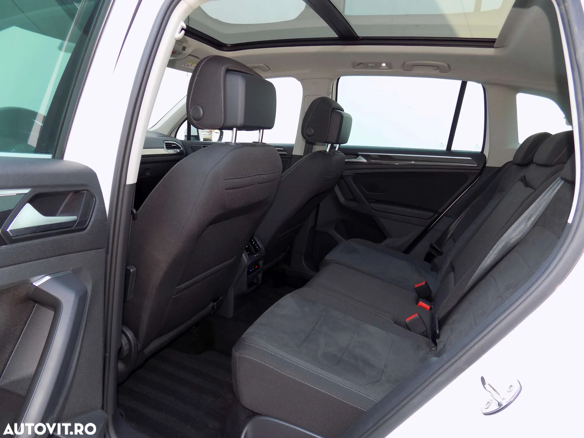 Volkswagen Tiguan 2.0 TDI SCR 4MOTION DSG Elegance - 26