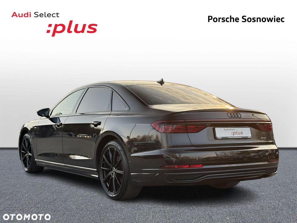 Audi A8 - 4