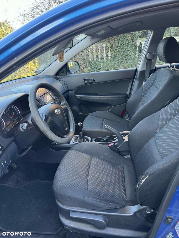 Hyundai i30 1.6 CRDi Classic + - 16