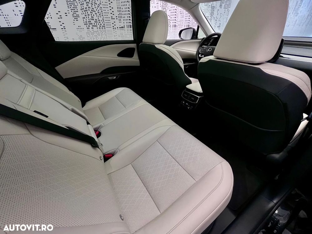 Lexus Seria RX 450h+ E-Four PHEV Executive - 38