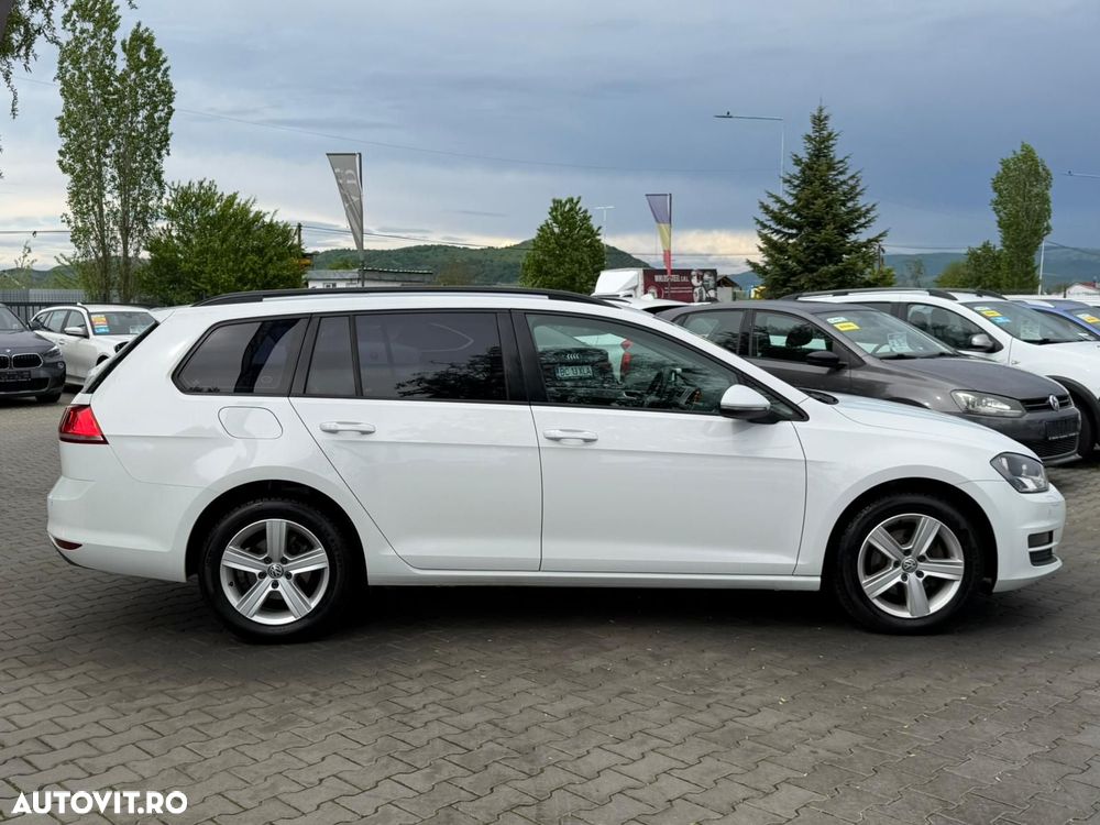 Volkswagen Golf - 6